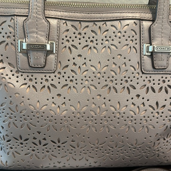 NWOT Coach Taylor Eyelet bag - Picture 2 of 5